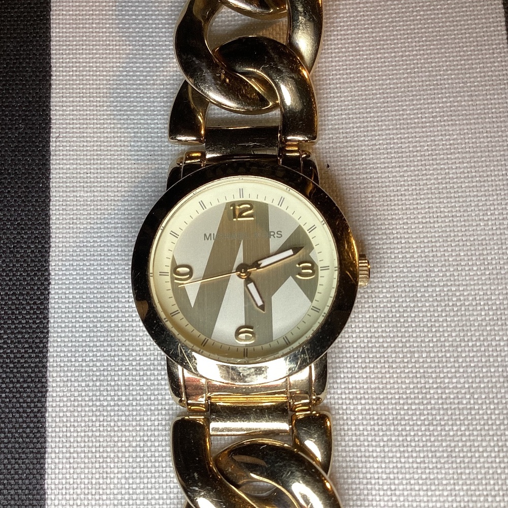 Michael Kors Runway Gold-tone Twist Chain Band Women's Watch MK3161